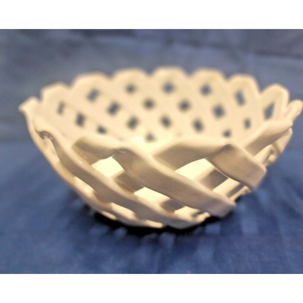 Vintage Primo'gi Italy White Glazed 8" Round Basket Weave Bowl